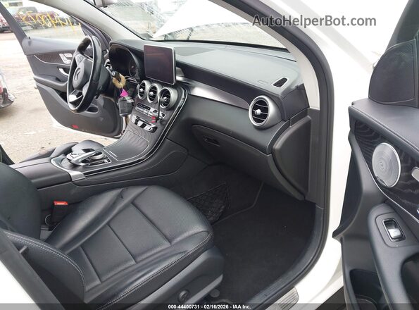 WDC0J4KB0HF220602 2017 MERCEDES-BENZ GLC 300 COUPE White წინა სალონის ხედი
