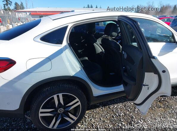 WDC0J8EB4LF709631 2020 MERCEDES-BENZ GLC 300 COUPE White Widok naklejki z numerem VIN