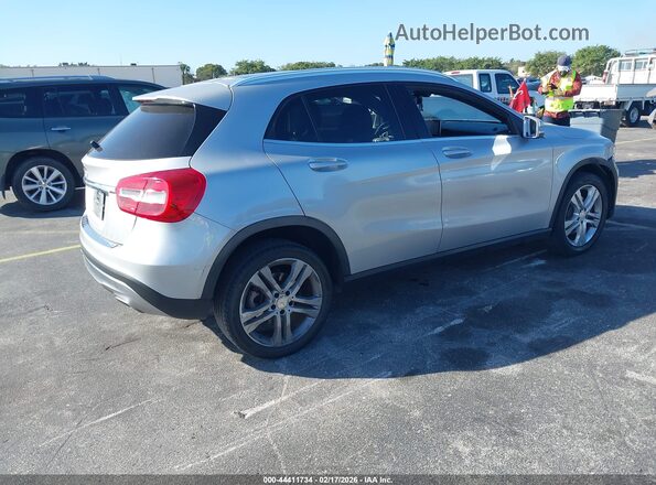 WDCTG4EB2HJ282572 2017 MERCEDES-BENZ GLA 250 Серебряный Задняя правая четверть