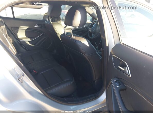 WDCTG4EB3KU003510 2019 MERCEDES-BENZ GLA 250 Silver Widok naklejki z numerem VIN