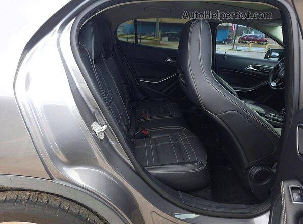 WDCTG4EB6HJ285457 2017 MERCEDES-BENZ GLA Gray Вид салону спереду