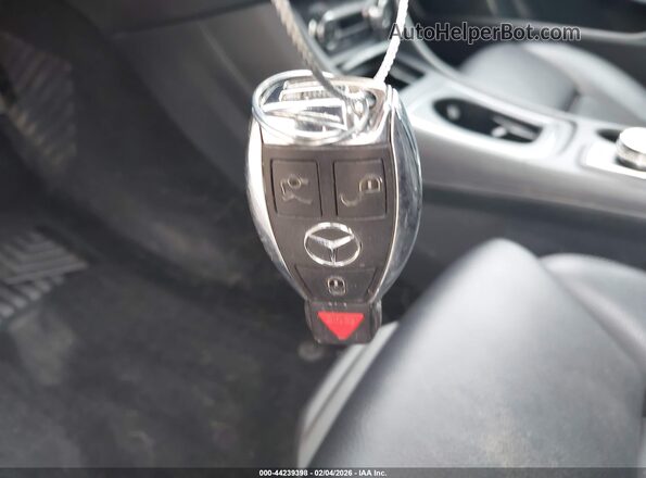 WDCTG4EB6HJ302287 2017 MERCEDES-BENZ GLA 250 White Widok deski rozdzielczej