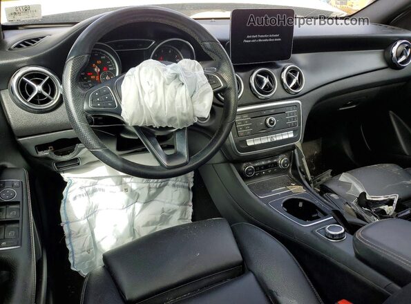 WDCTG4EB8LJ665053 2020 MERCEDES-BENZ GLA White Вид панелі приладів