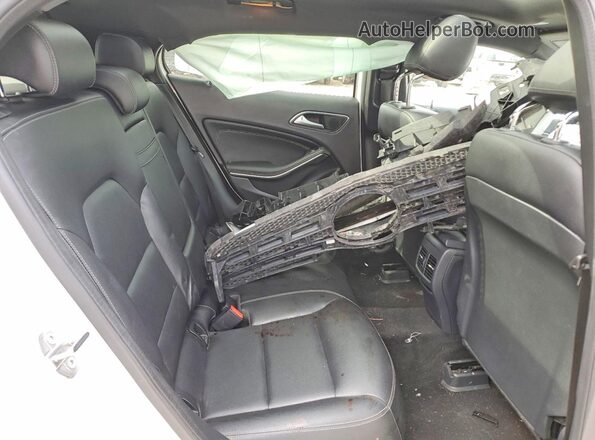 WDCTG4EB8LJ665053 2020 MERCEDES-BENZ GLA White Вид задньої частини салону