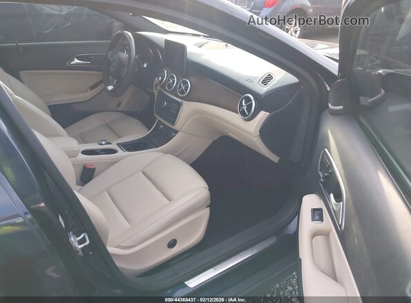 WDCTG4GB0HJ328686 2017 MERCEDES-BENZ GLA 250 Blue 