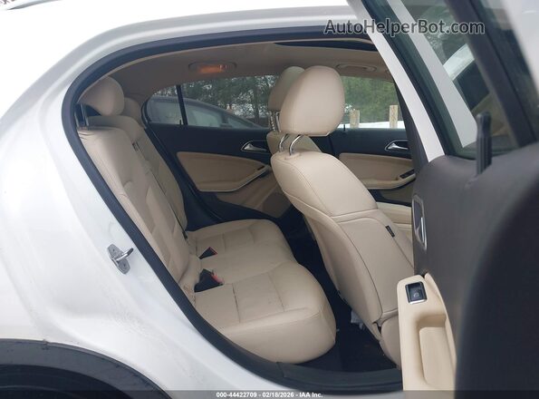WDCTG4GB5LJ658865 2020 MERCEDES-BENZ GLA 250 White Widok naklejki z numerem VIN