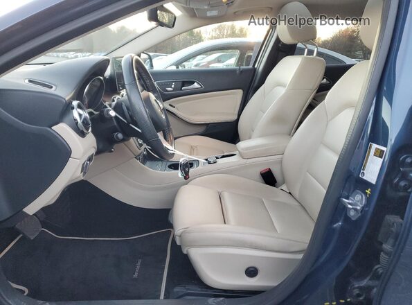 WDCTG4GB8LJ689012 2020 MERCEDES-BENZ GLA Синий Вид салона спереди