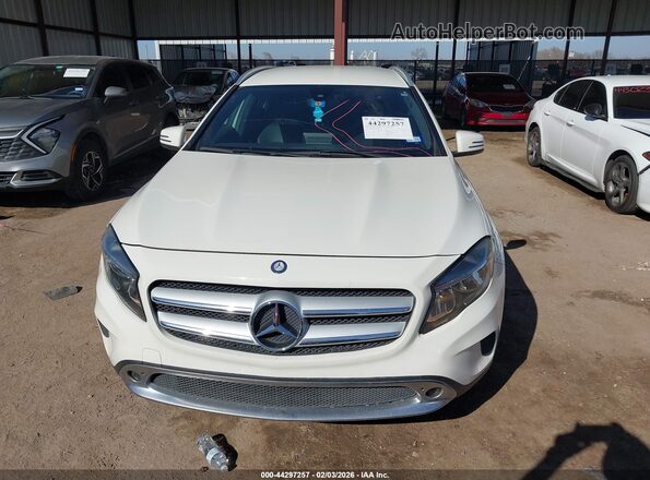 WDCTG4GBXHJ332020 2017 MERCEDES-BENZ GLA 250 White Vista del cuadro de instrumentos
