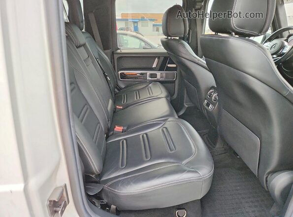 WDCYC6BJ1KX311671 2019 MERCEDES-BENZ G-CLASS White Vista de los asientos traseros