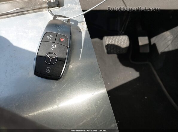 WDD3G4EBXLW038045 2020 MERCEDES-BENZ A 220 Gray Widok deski rozdzielczej