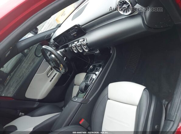 WDD3G4FB3KW019415 2019 MERCEDES-BENZ A 220 Red Vista interior delantera