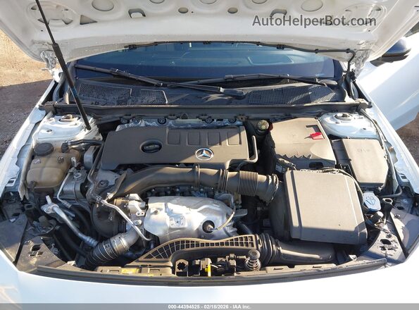 WDD3G4FB5KW019271 2019 MERCEDES-BENZ A 220 White Widok z tyłu