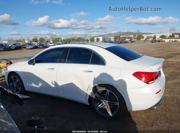 WDD3G4FB5KW019271 2019 MERCEDES-BENZ A 220 White Widok wnętrza 360 stopni