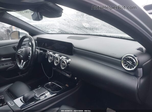 WDD3G4FB9KW009181 2019 MERCEDES-BENZ A 220 Silver Widok wnętrza z przodu