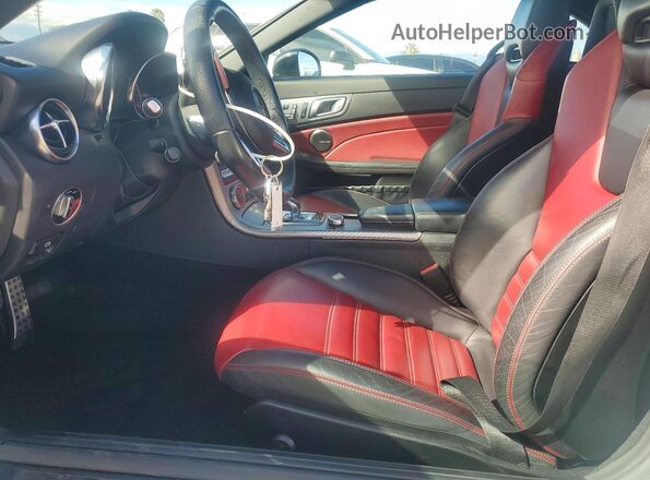 WDDPK3JA0HF135530 2017 MERCEDES-BENZ SLC Белый Вид салона спереди