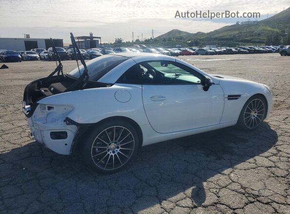WDDPK3JA0HF135530 2017 MERCEDES-BENZ SLC Белый Задняя правая четверть