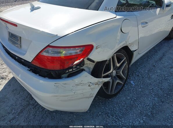 WDDPK3JA6GF117788 2016 MERCEDES-BENZ SLK 300 Белый Вид спереди