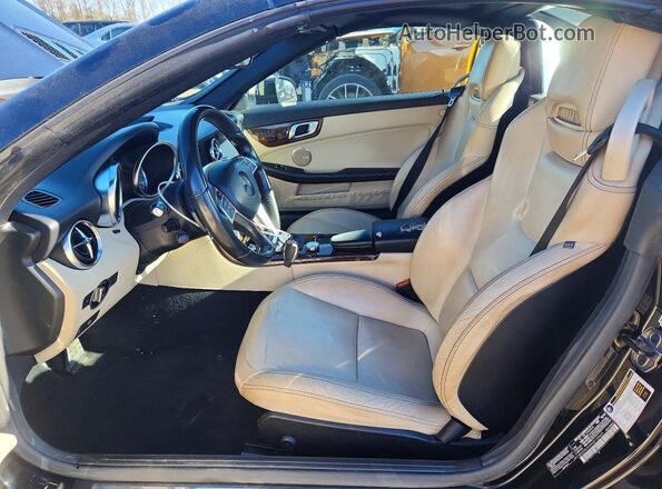 WDDPK5HA9GF120623 2016 MERCEDES-BENZ SLK Black Widok wnętrza z przodu