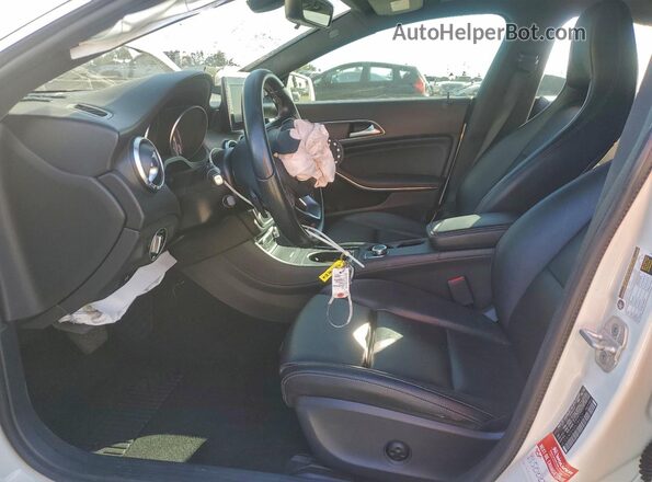 WDDSJ4EBXGN384329 2016 MERCEDES-BENZ CLA-CLASS White Սալոնի դիմացի տեսք