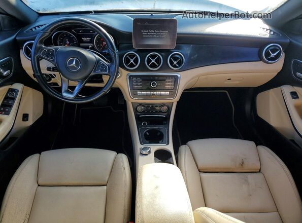 WDDSJ4GB2KN724403 2019 MERCEDES-BENZ CLA-CLASS White Vista del salpicadero