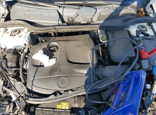 WDDSJ4GB2KN724403 2019 MERCEDES-BENZ CLA-CLASS White Vista interior trasera