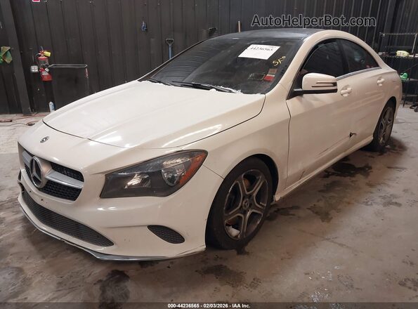 WDDSJ4GB9JN522690 2018 MERCEDES-BENZ CLA 250 White Vista tres cuartos delantera izquierda