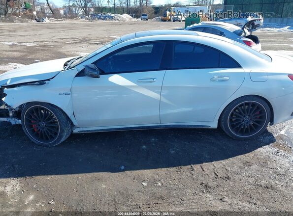WDDSJ5CB3GN345557 2016 MERCEDES-BENZ AMG CLA 45 Белый Вид задней части салона