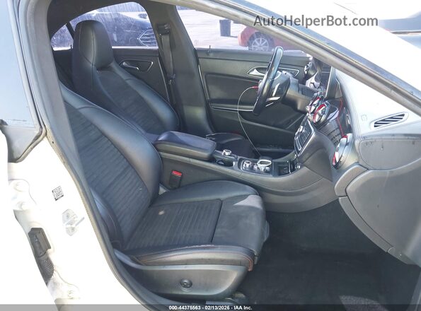 WDDSJ5CB4JN568181 2018 MERCEDES-BENZ AMG CLA 45 White Front interior view