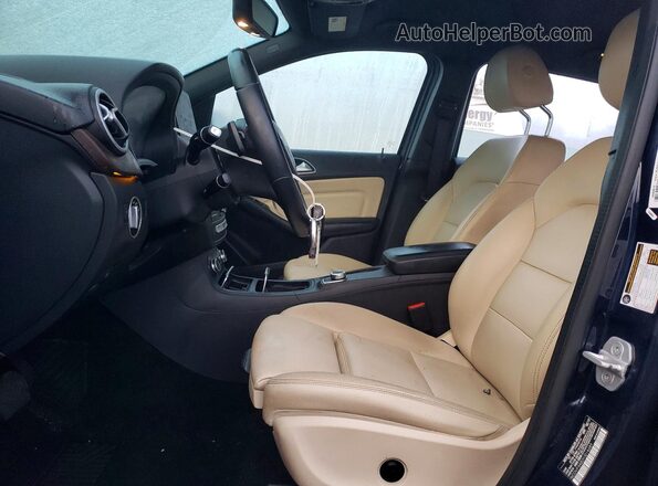 WDDVP9AB0HJ014689 2017 MERCEDES-BENZ B-CLASS Blue Առջևի վահանակի տեսք