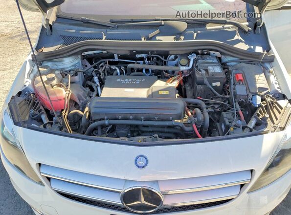 WDDVP9AB2HJ014497 2017 MERCEDES-BENZ B-CLASS White Vista del compartimento del motor