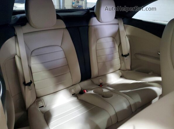 WDDWK8EB6KF913753 2019 MERCEDES-BENZ C Red Widok tylnych siedzeń