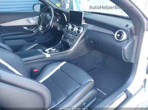 WDDWK8HB7JF657620 2018 MERCEDES-BENZ AMG C 63 White Front interior view