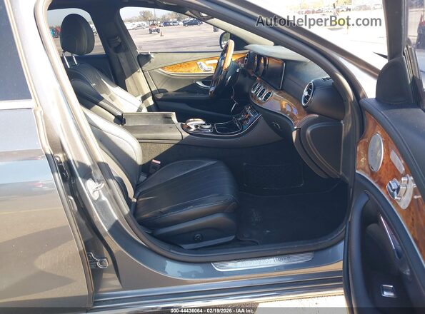 WDDZF4JB3HA081178 2017 MERCEDES-BENZ E-CLASS Gray Widok wnętrza z przodu