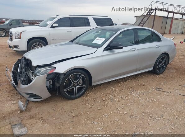 WDDZF4JB9JA469862 2018 MERCEDES-BENZ E-CLASS Silver Vista tres cuartos delantera izquierda