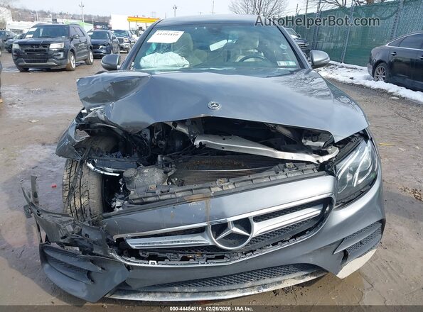 WDDZF4KB7JA295465 2018 MERCEDES-BENZ E-CLASS Gray Vista del salpicadero