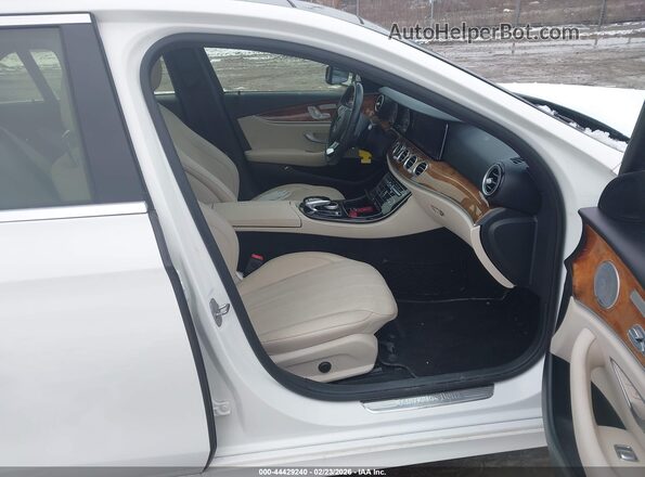 WDDZF4KB9JA378122 2018 MERCEDES-BENZ E-CLASS White Vista interior delantera