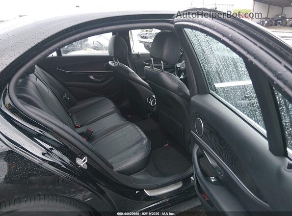 WDDZF4KBXHA121691 2017 MERCEDES-BENZ E-CLASS Black Widok naklejki z numerem VIN