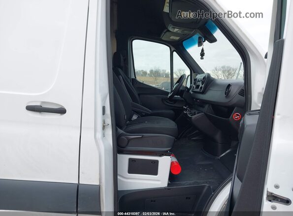 WDRPF1CD1KT006733 2019 FREIGHTLINER SPRINTER 2500 White წინა სალონის ხედი