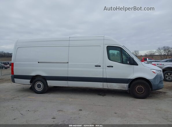 WDRPF1CD1KT006733 2019 FREIGHTLINER SPRINTER 2500 White უკანა სალონის ხედი