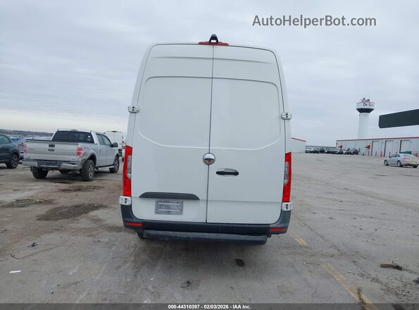 WDRPF1CD1KT006733 2019 FREIGHTLINER SPRINTER 2500 White 