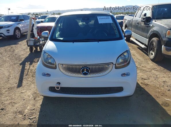WMEFJ5DA8GK067999 2016 SMART FORTWO White Widok z przodu