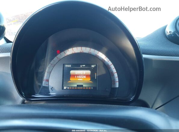 WMEFJ5DA8GK067999 2016 SMART FORTWO White Widok tylnych siedzeń