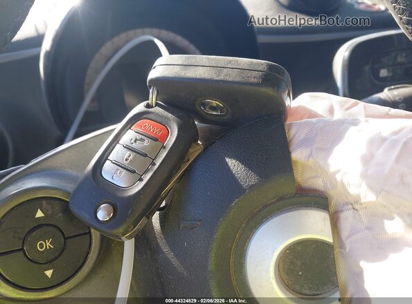 WMEFJ5DAXGK061668 2016 SMART FORTWO Blue Առջևի վահանակի տեսք
