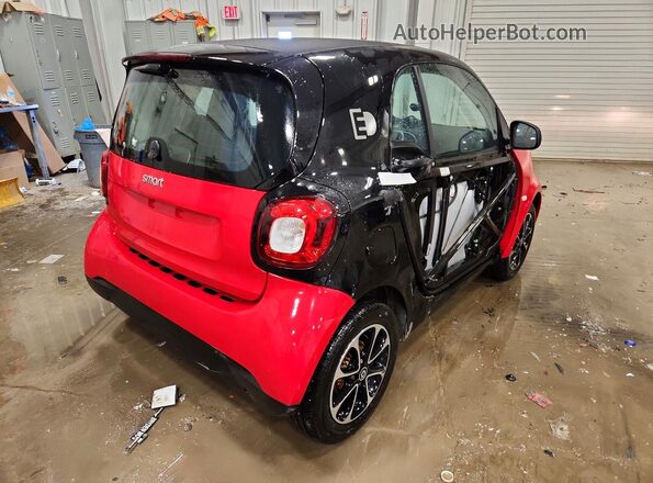 WMEFJ9BA7HK226779 2017 SMART FORTWO Red Trasero derecho