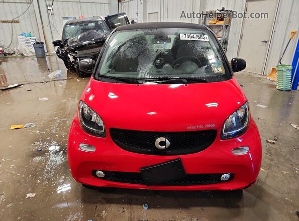 WMEFJ9BA7HK226779 2017 SMART FORTWO Red Vista frontal