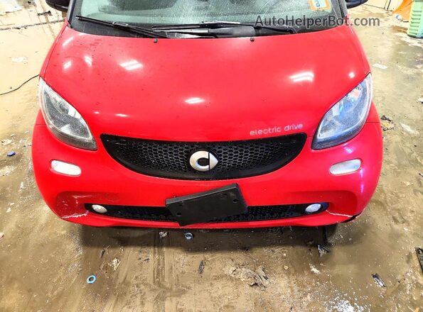 WMEFJ9BA7HK226779 2017 SMART FORTWO Red Vista interior trasera