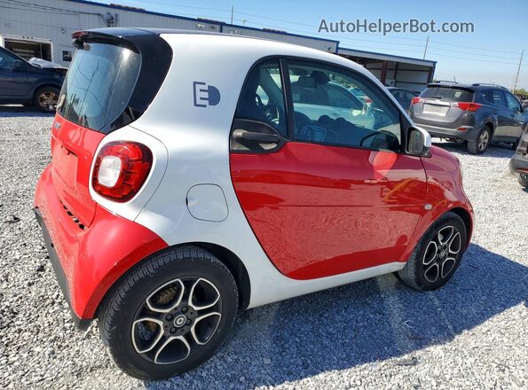 WMEFJ9BAXJK280924 2018 SMART FORTWO White Հետևի աջ