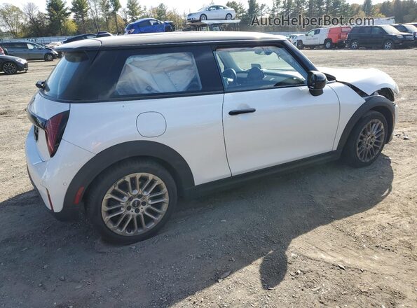 WMW13GD00S2W42401 2025 MINI COOPER White Rear right