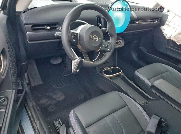 WMW13GD09S2W75039 2025 MINI COOPER Silver Dashboard view