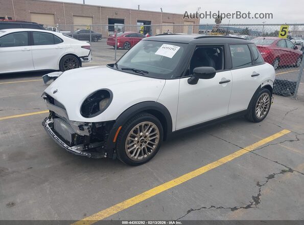WMW43GD03S2W88611 2025 MINI HARDTOP Белый Передняя левая четверть